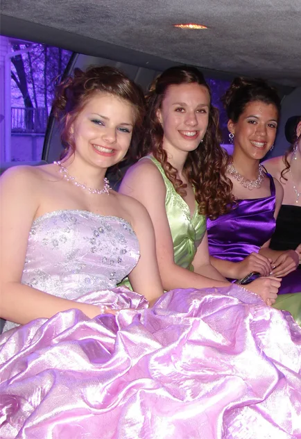 Easy Booking for Prom Night Limo Service